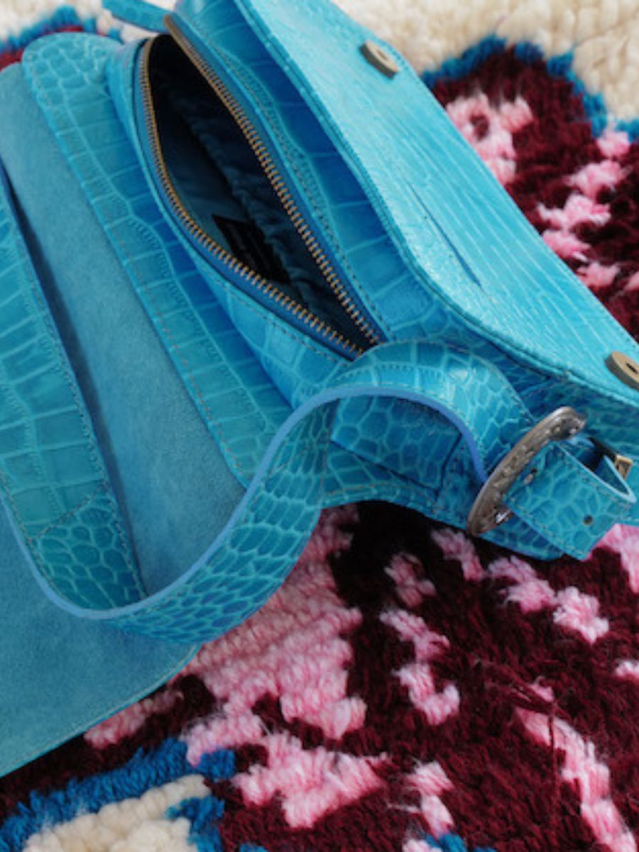 foto-interno-borsa-a-tramonto-in-pelle-donna-blu-lebaguette-alligator-cocktail-topaze-paul-marius-w29-a-blu
