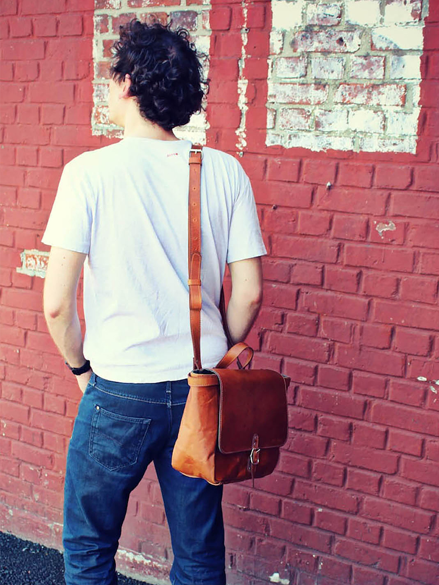 foto-materiale-portadocumenti-in-pelle-retrò-vintage-marrone-lepostier-s-naturale-paul-marius-m07s12-l