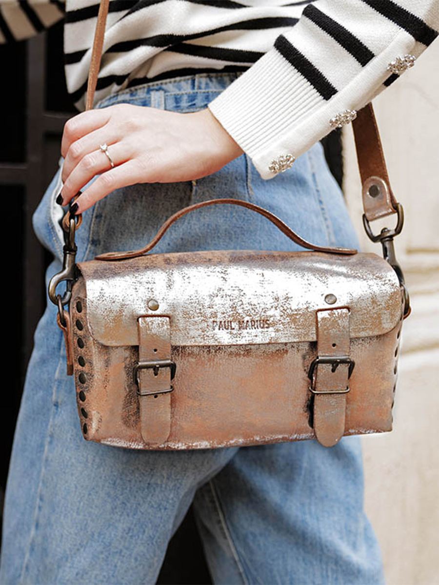 foto-vista-laterale-borsa-a-tramonto-in-pelle-donna-argento-lartisane-eclats-argentes-paul-marius-p02-sd