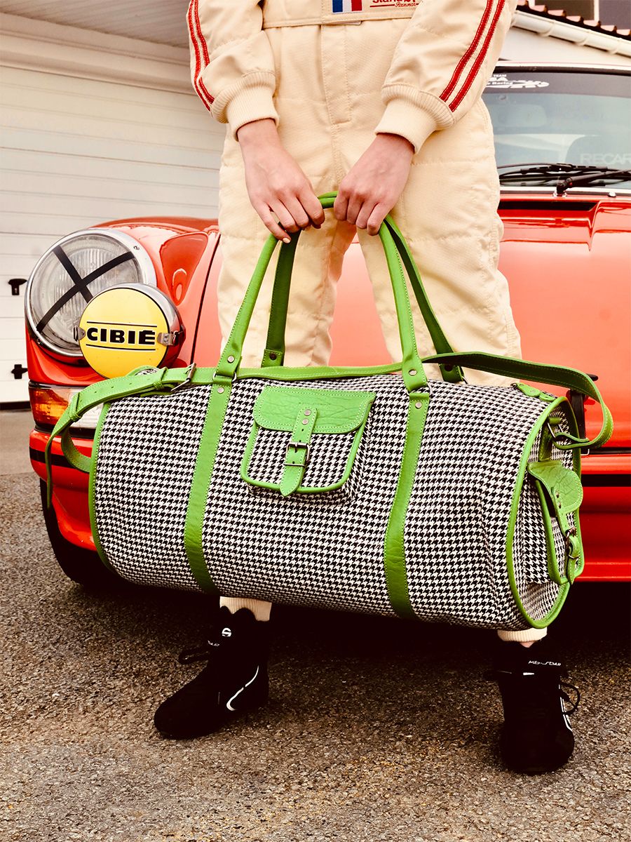 foto-portafoglio-borsa-da-viaggio-in-pelle-verde-levoyageur-xl-grand-prix-verde-acido-paul-marius-m08s60-hs-gr