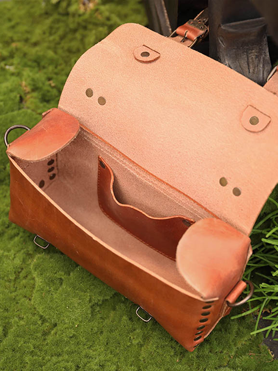 foto-interno-borsa-a-tramoggia-in-pelle-donna-marrone-lartisane-naturel-paul-marius-p02-l