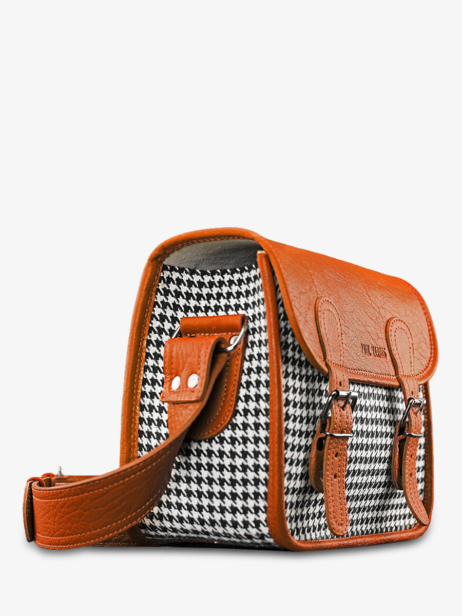 foto-vista-laterale-borsa-a-tramoggia-in-pelle-da-donna-arancione-lasacoche-s-grand-prix-tangerine-paul-marius-m02s10-hs-o