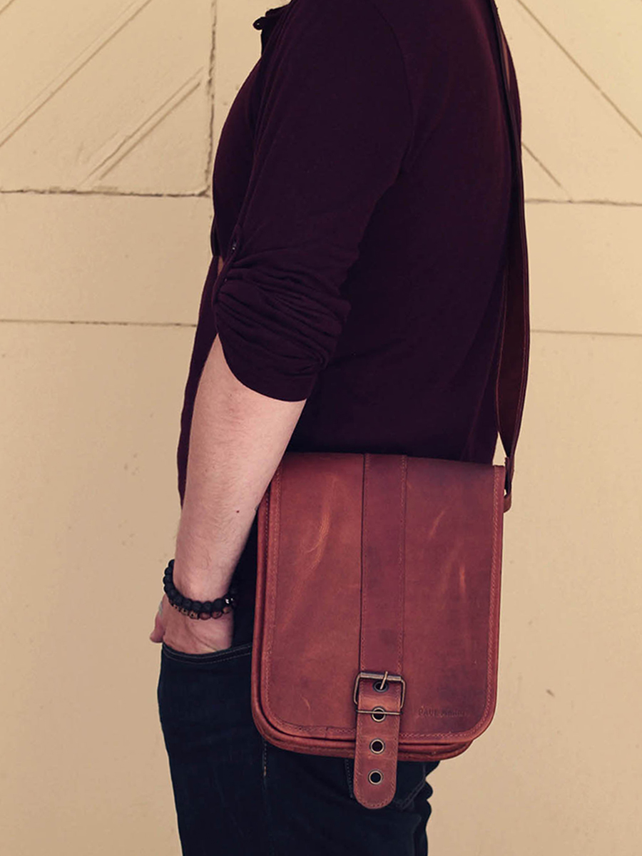 foto-portafoglio-borsa-uomo-in-pelle-marrone-lepoinçonneur-naturale-paul-marius-m20-l