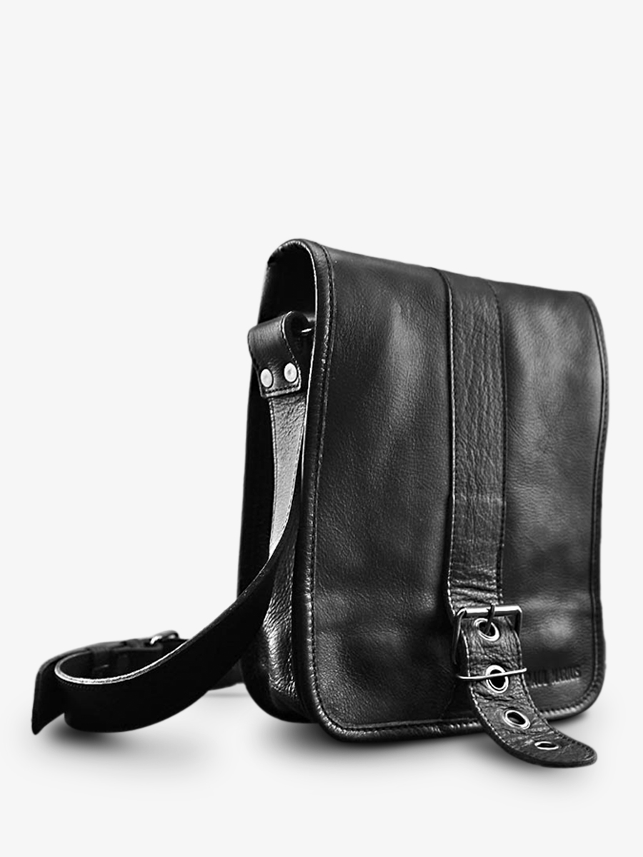 foto-vista-laterale-borsa-da-uomo-in-pelle-nera-lepoinçonneur-noir-paul-marius-m20-b
