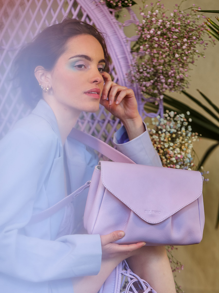 foto-materiale-borsa-a-tracolma-in-pelle-viola-suzon-m-pastel-lilas-paul-marius-w25m-pt-p