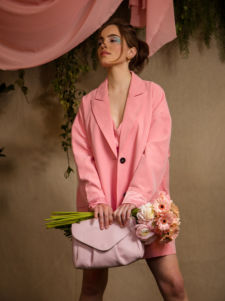 foto-vista-frontale-borsa-a-tracolma-in-pelle-rosa-suzon-m-pastel-poudre-paul-marius-w25m-pt-pi